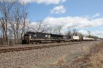 NS 7700 and 4601 take train 25P through Cove, PA